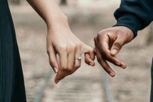 Ditolak Dispendukcapil, Pasangan Beda Agama ini Menang di PN Surabaya