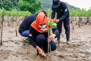 Hari Lingkungan Hidup Sedunia, Gubernur Khofifah Ajak Cintai Bumi lewat Tindakan Nyata