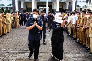 Pemprov Jatim Raih Penghargaan Outstanding Achievement dari Kemenpan RB