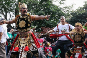 Ratusan Gatotkaca Menari dalam Pentas Gending Bung Karno di CFD Kota Solo