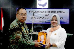 Stikosa-AWS dan RRI Surabaya Berkolaborasi untuk Penguatan Konten Digital