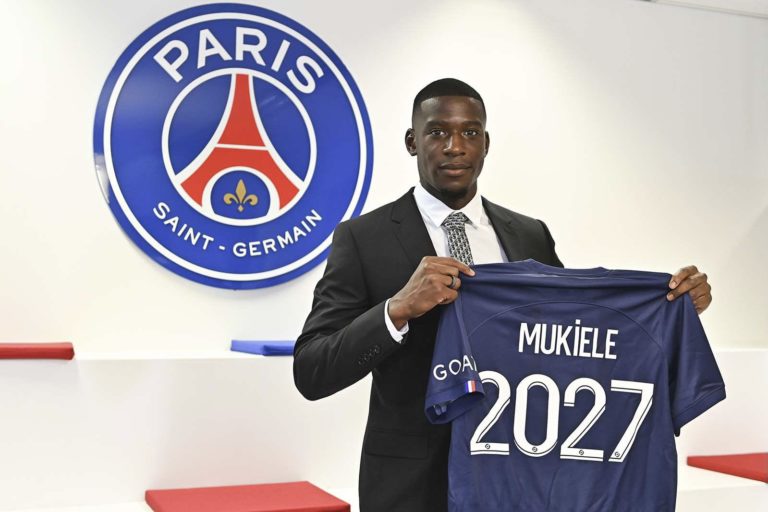 Paris Saint-Germain Datangkan Nordi Mukiele dari RB Leipzig