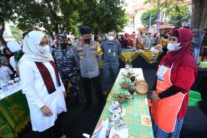 Lestarikan Jajanan Tradisional, Pemkab Banyuwangi Gelar Festival Kucur
