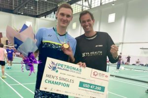 Viktor Axelsen Juara Malaysia Open 2022, Bantai Kento Momota Satu Digit