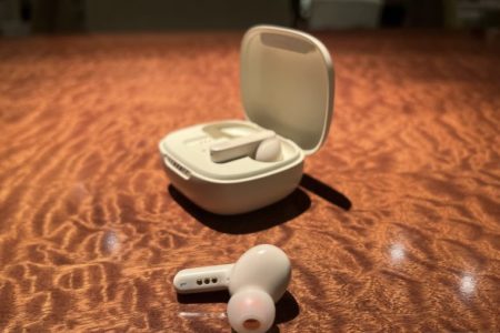 JBL Live Pro+, TWS Premium untuk Para Pecinta Musik