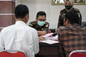 Dua Pengemplang Pajak Diserahkan ke Kejaksaan Negeri Jombang