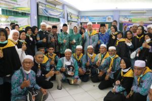 Tiba di Embarkasi Batam, Terlihat Raut Wajah Bahagia Jemaah Haji, Wagub: Jadi Haji Mabrur