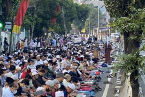 Khidmat dan Antusias, Ribuan Jamaah Ikuti Shalat Idul Adha di Tanah Abang