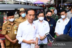 Fokus Bekerja, Jokowi: Mendag Harus Dapat Turunkan Harga Minyak Goreng