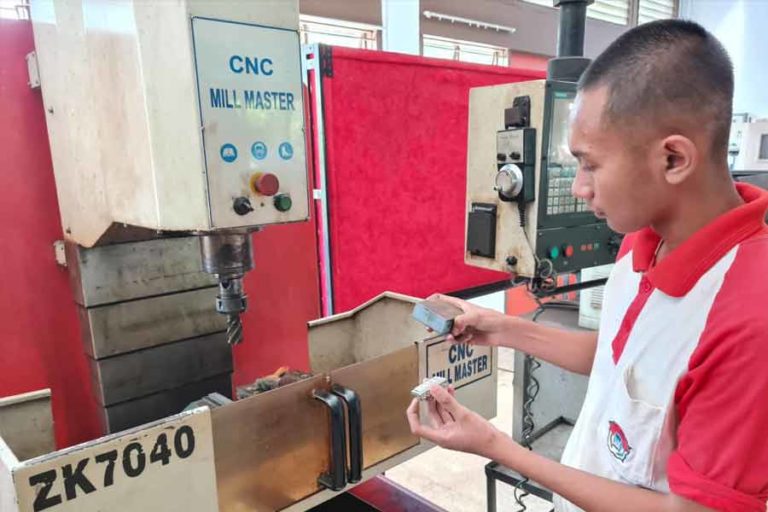 Buka Kelas Khusus, Lulusan MKN Jateng bisa Langsung Kerja sambil Kuliah di Jepang