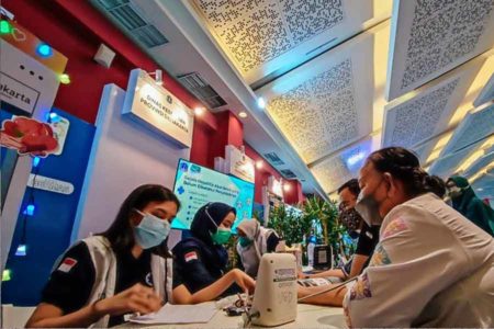 Buka Screening Kesehatan, Dinkes DKI buka Layanan Vaksin Booster di Jakarta Fair
