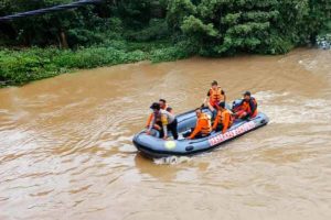 Hari Kedua Pencarian, Santri Tenggelam di Sungai Ciwaringin Cirebon belum Ditemukan