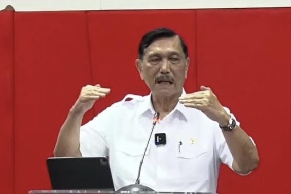Dukung Transisi Energi, Luhut Apresiasi PLN Berhasil Sediakan REC