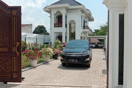 Hasil Geledah Rumah Rektor Unila, KPK Sita Uang Tunai dan Ransel