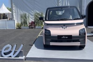 Wuling Kerja Sama dengan PLN Mudahkan Pemilik Air EV Isi Baterai
