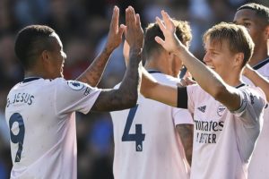 Kapten Odegaard Cetak 2 Gol, Arsenal Puncaki Klasemen Premier League