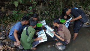 Jaga Sungai Kediri, 10 Komunitas Adakan Pemantauan dengan Metode Biotilik