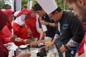 Ratusan Emak-emak Antusias Gunakan Kompor Induksi, PLN Kalbar Gelar Demo Masak