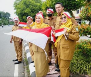Peringati HUT RI ke-77, Pembagian Bendera Menjadi Pengingat Perjuangan Pendiri Bangsa