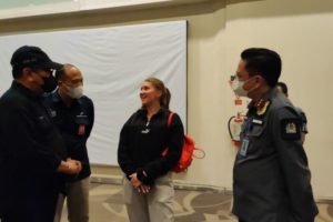 Antrean Pelaku Perjalanan Luar Negeri Hingga Lima Jam, Wagub Tinjau Langsung Situasi Terkini Bandara Ngurah Rai