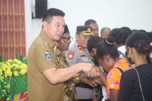 62 Mahasiswa Terima Beasiswa S1 dari Pemda Kaimana