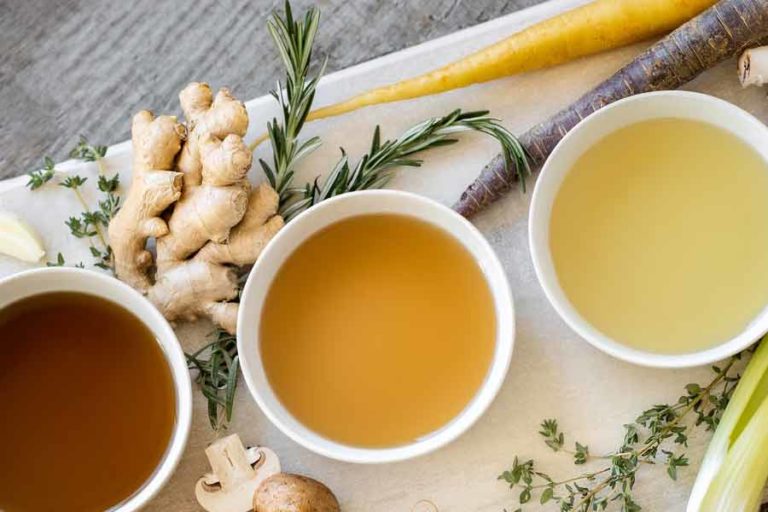 Madu, Jahe, dan Lemon: Ramuan Super untuk Menjaga Kesehatan Minuman jahe hangat yang segar