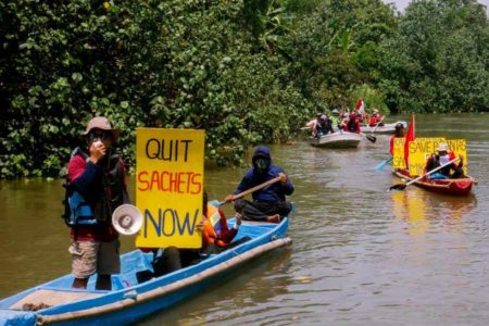 Gelar Susur Sungai Surabaya 2022, Ecoton Ajak Warga Jaga Lingkungan