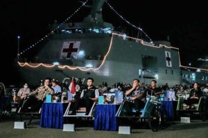 Pesta Rakyat dan Nobar Film Lima di Koarmada II, Emil Dardak: Momen Berkesan bagi Surabaya Sebagai Kota Pahlawan
