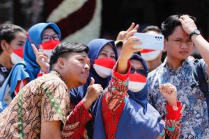 Ribuan Warga Jatim Jadi Tamu dalam Upacara Detik-Detik Proklamasi di Grahadi