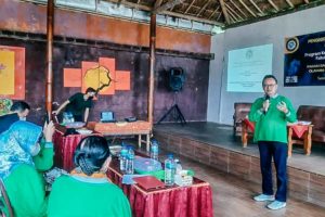 Cegah Sebaran PMK, FKH Unair Lakukan Pelatihan untuk Masyarakat Cowindo