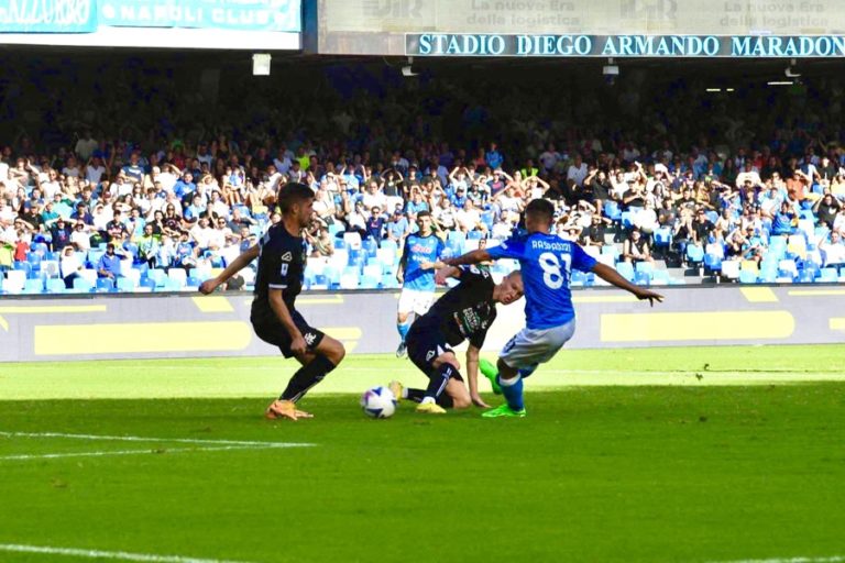 Gol Raspadori Bawa Napoli Naik ke Puncak Klasemen Setelah Kalahkan Spezia 1-0
