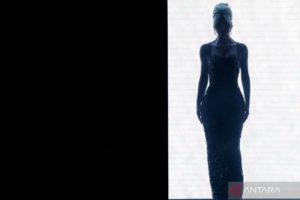 Gandeng Kim Kardashian, Dolce Gabbana Tampilkan Koleksi Terbaru untuk Perempuan
