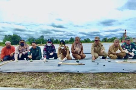Wali Kota Singkawang Ajak Petani Tanam Cabai Cakra untuk Atasi Inflasi