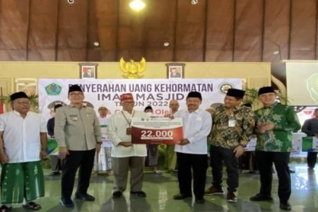 Sejumlah 550 Imam Masjid di Pamekasan Dapat Jaminan Kecelakaan Kerja