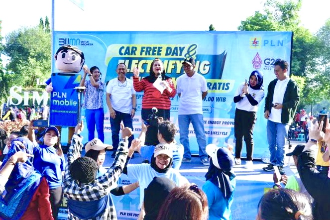 Hari Pelanggan Nasional, PLN Kampanye Electrifying Lifestyle di Semarang