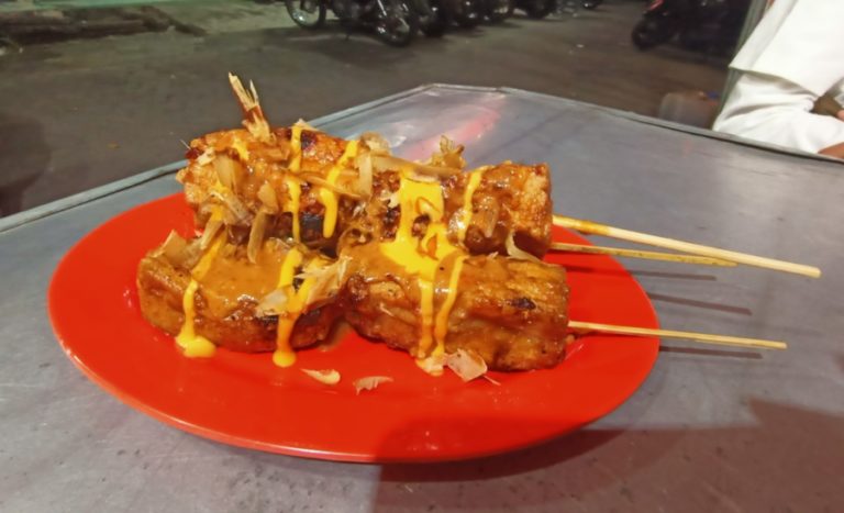 Batagor Bakar Om Gendut Surabaya, Inovasi Baru Dikala Pandemi