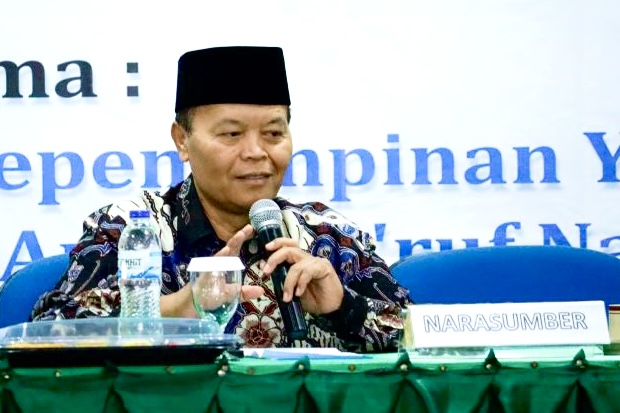 Hidayat Nur Wahid Desak Meang Yaqut Realisasikan Dana Abadi Pesantren