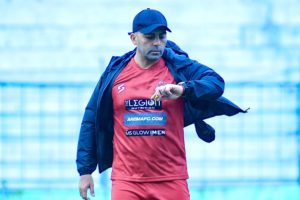 Kalah dari Persib, Javier Roca akan Benahi Mental dan Fisik Pemain Arema FC