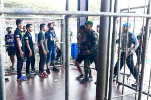 Sebabkan Kerusuhuan, 50 Suporter Arema FC Diamankan Polisi