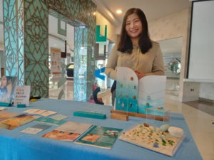 Manfaatkan Limbah, Mahasiswi DKV UK Petra Olah Pecahan Kaca dari Pantai Jadi Perhiasan Elegant