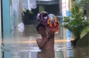 Akibat Luapan Kali Ciliwung, Banjir Dua Meter Rendam Kebon Pala Jakarta Timur