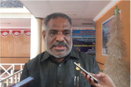 Aksi Damai Penolakan Penetapan Tersangka Gubernur Papua, Ketua DPRD: Sampaikan Aspirasi dengan Bijak