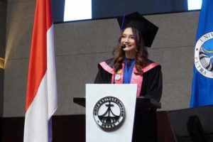 Wisuda ke-82, UK Petra Luluskan Seribu Lebih Wisudawan