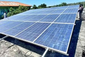 Dukung Pengembangan Green Energy, Gubernur Khofifah Resmikan PLTS di Ponpes Lamongan