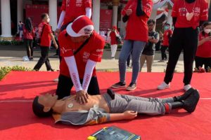 IKA Unair Ajari Pertolongan Pertama untuk Orang yang Henti Jantung