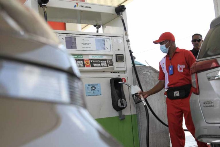 Menteri BUMN Erick Thohir Dukung Kebijakan Pertamina Tidak Naikkan Harga BBM Non Subsidi SPBU Pertamina