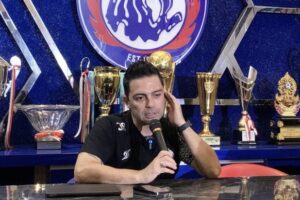 Arema FC Bergerak, Javier Roca Isyaratkan Tambah Pemain Baru, Legiun Asing Terdepak?