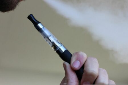 Vape Berisi Narkoba, DPR Minta Stop Peredaran Rokok Elektrik