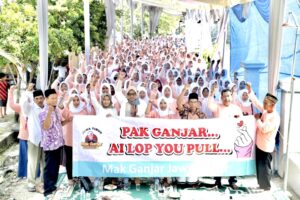 Pengamat Politik Ragukan Relawan Ganjar yang Dukung Jokowi Jadi Ketum PDIP