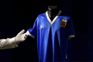 Mulai Besok, Jersey ‘Tangan Tuhan’ Maradona Akan Dipamerkan di Qatar